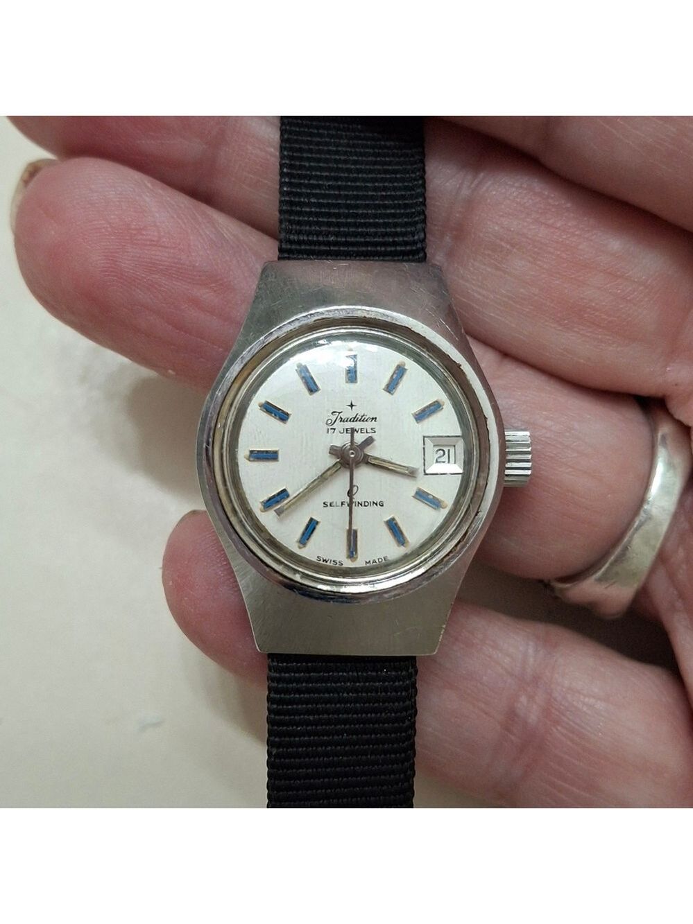 Traditions Silvertone 17 jewelry Swiss Vintage ladies watch self winding Works